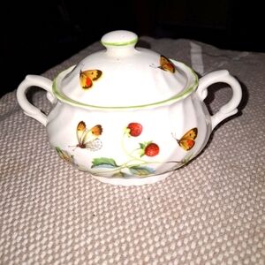 A James Kent Old Foley Staffordshire sugar bowl with a lid. Vintage